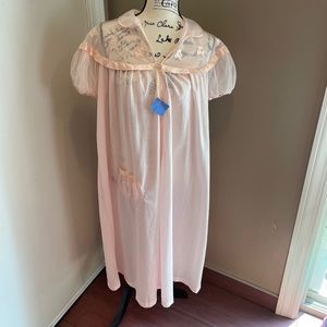 Never worn Vintage Gotham Gold Stripe Peignoir Robe